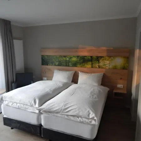 Garni Haaster Krug Otte